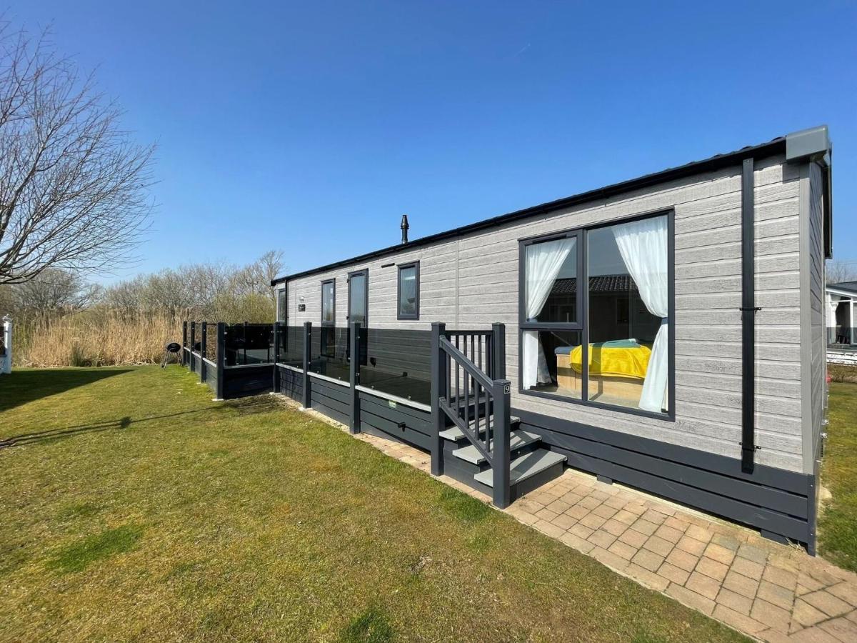 Indulgence Lakeside Lodge I3 With Hot Tub, Private Fishing Peg Situated At Tattershall Lakes Country Park Kültér fotó