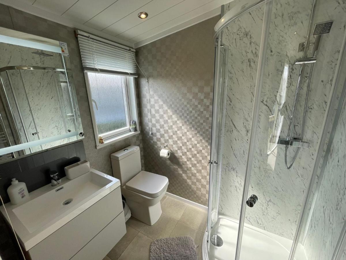 Indulgence Lakeside Lodge I3 With Hot Tub, Private Fishing Peg Situated At Tattershall Lakes Country Park Kültér fotó