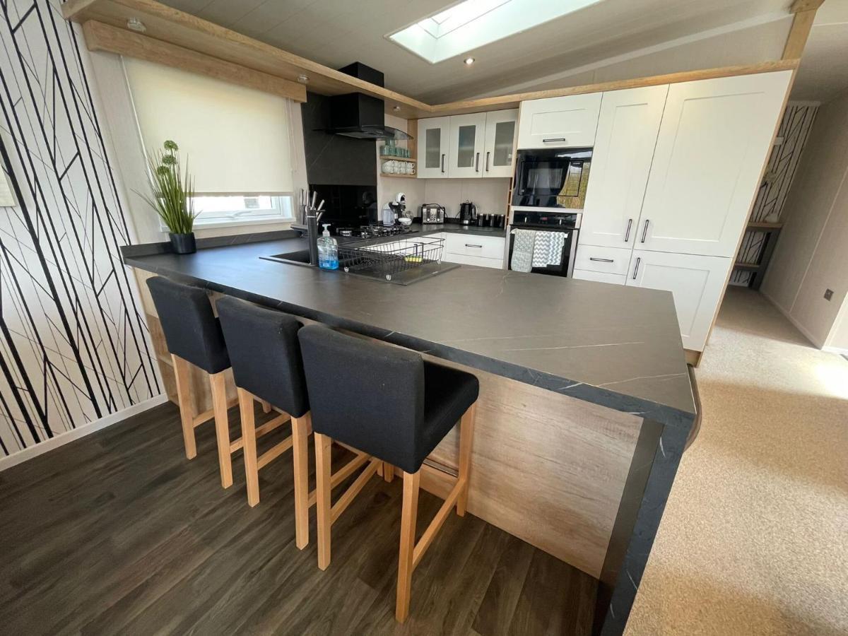 Indulgence Lakeside Lodge I3 With Hot Tub, Private Fishing Peg Situated At Tattershall Lakes Country Park Kültér fotó