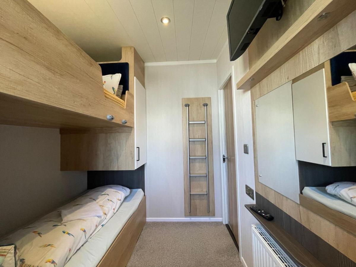 Indulgence Lakeside Lodge I3 With Hot Tub, Private Fishing Peg Situated At Tattershall Lakes Country Park Kültér fotó