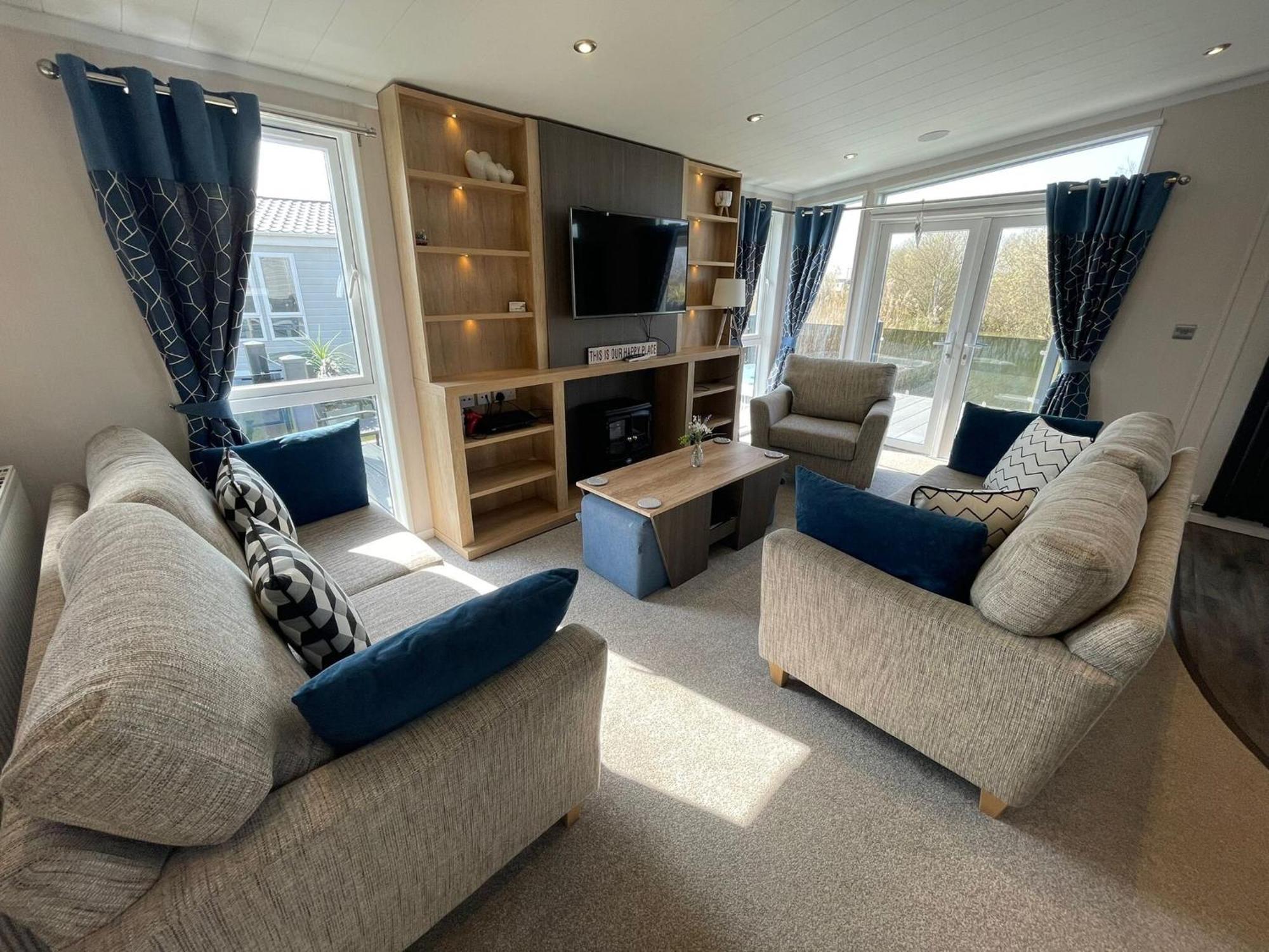 Indulgence Lakeside Lodge I3 With Hot Tub, Private Fishing Peg Situated At Tattershall Lakes Country Park Kültér fotó