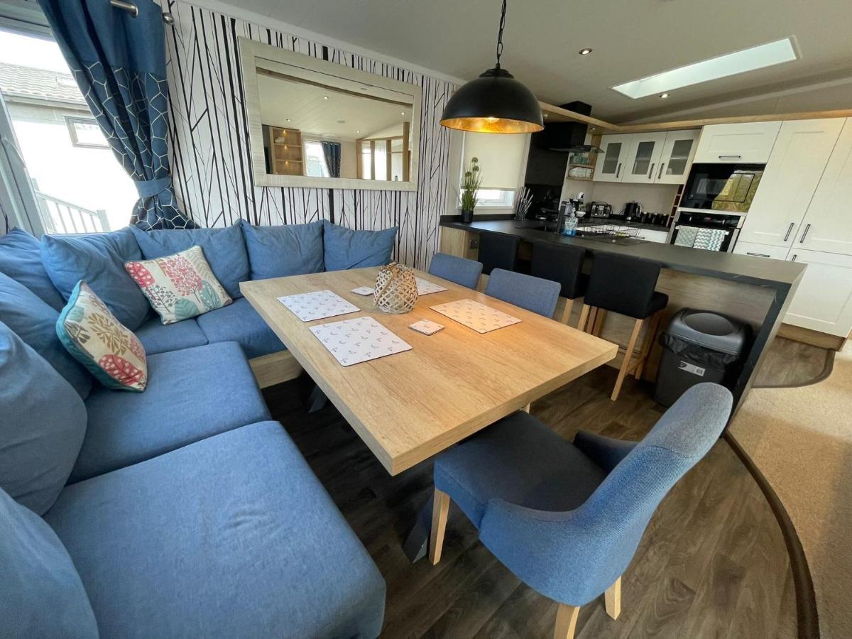 Indulgence Lakeside Lodge I3 With Hot Tub, Private Fishing Peg Situated At Tattershall Lakes Country Park Kültér fotó