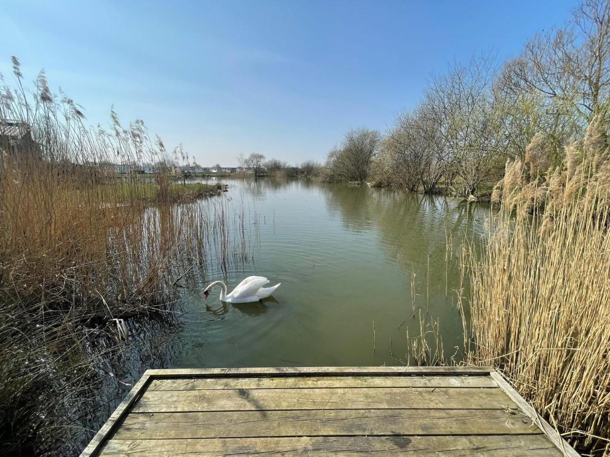 Indulgence Lakeside Lodge I3 With Hot Tub, Private Fishing Peg Situated At Tattershall Lakes Country Park Kültér fotó